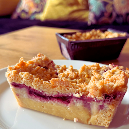 Bezglutenowa i wegańska wiśnia z kruszonką 240g