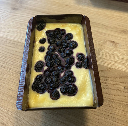 Bezglutenowy serniczek z jagodami 210g