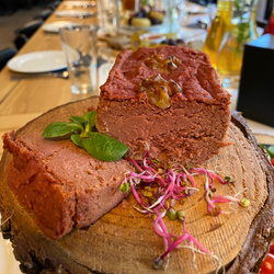 Bezglutenowy i wegański pasztet z burakiem i tahini  280g